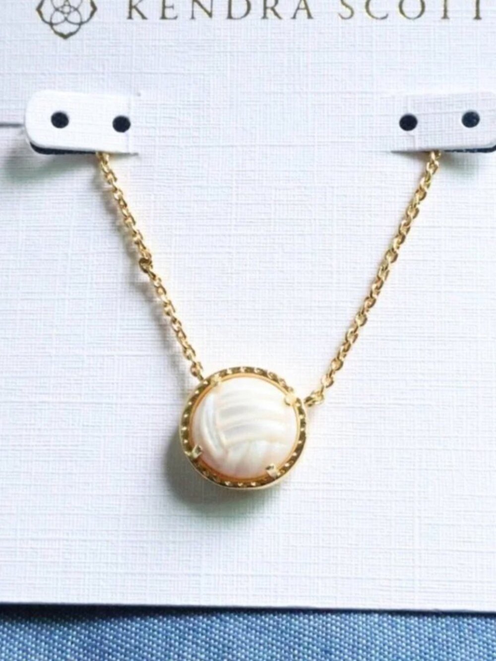 Kendra Scott Volleyball White Mother-of-Pearl Necklace NEW